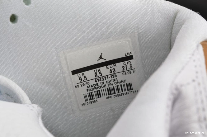 RETRO 414571-135 white AIR MOMENTS